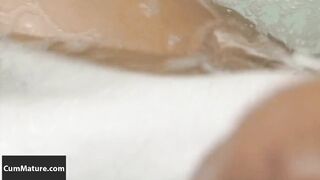 Hot Ebony MILF Kiki Minaj Gets Fucked By Her Interracial Lover In Bath