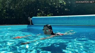 Juicy ass Yenifer Chacon naked swimming