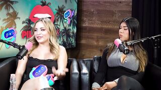 ANNA CLAIRE CLOUDS & HAYLEY DAVIES SHOW LIL DED JANET HOW TO EAT PUSSY