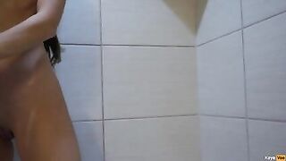 Tickling My Pussy With Showerhead Makes Me Drip