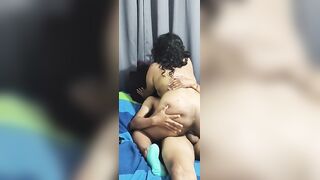 Me cojo rico en el baño a mi hermanastra antes de salir con su novio.