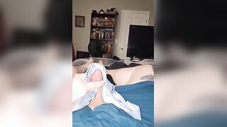 Came in her panties and gave them back ????