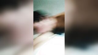 Mi hijastro me mama mis tetas muy rico