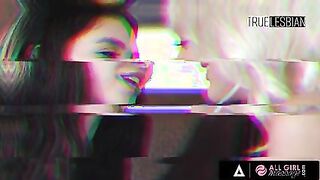 Sexy Lesbian Couple Fuck In 69