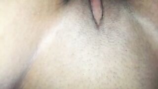 il porco voleva scoparmi in tutti i modi e alla fine mi copre di sborra la schiena