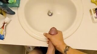 Quick cum in sink