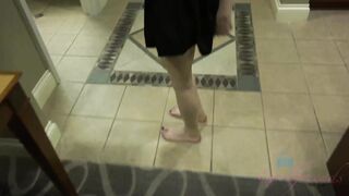 Ivy Aura takes a bath after some POV playtime