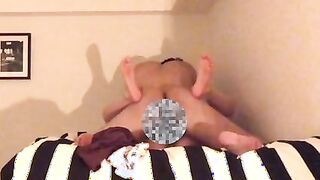 圧迫感のある非日常的なロフトの雰囲気に発情し激しい腰使いセックス＆ゴムごっくん