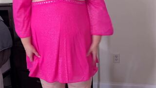 Big ass mature granny in pink dress flashing and showing her sexy panties for the camera - jerk off