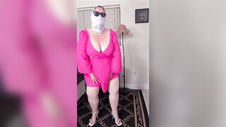 Big ass mature granny in pink dress flashing and showing her sexy panties for the camera - jerk off