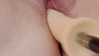 Sex machine pounds my pussy ???? one wet pussy ????