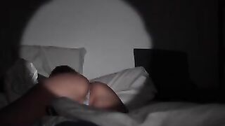 HILDE_FRENCH- OBSERVE TA VOISINE SEXY PAR LE TROUE DE LA SERRURE