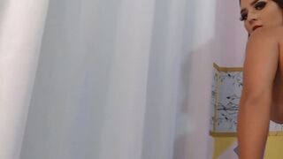 Hot Brazilian girl shaking her ass to funk music