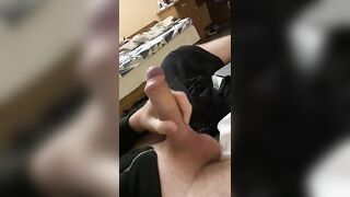 Watch me masturbate my dick in bed and make me cum