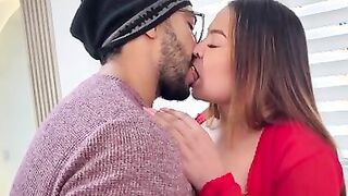 Me follo a DanielaGomez delante de su esposo