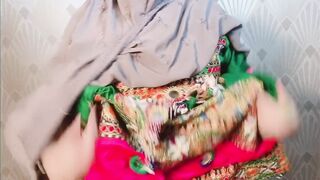 Horny pathan girl with big ass.pushing a cucumber inside her ass and pussy