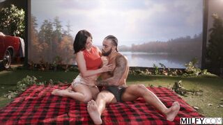 MILFY Stunning Hotwife Daisy Fuentes Ride A Huge Cock While Hubby Watches