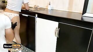 سکس داغ و حشری من با زندایی توی آشپزخونه