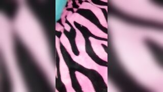 Le meto los dedos en el culo,le meto la verga y finaliza con una rica mamada..