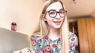 2 main signs a man is a submissive BETA (without coming out)