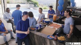 MILFY Cock-hungry curvy goddess Kianna gets blowbanged