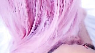 Me encanta que me penetren de perrito, cada vez que llega mi primastro de vicita, así lo recibo