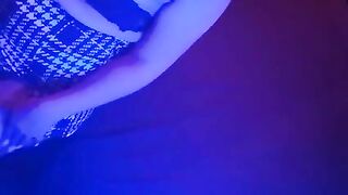 Mi nuevo novio me estimula antes de meterme la verdad, le abro mis piernas y le gusta