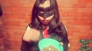 recopilacion de Emily Sex Queen follando y tragando comida con semen parte 2