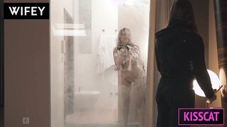 Birthday Gift for Cuck Husband: Hot Wifey Fucks Handyman in Hotel in Front Hubby Holds Hand and Hair