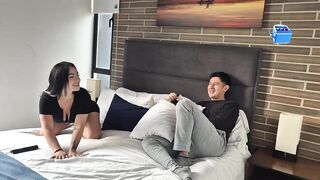 El amigo de mi novio aprovecha que ando cachonda y me folla mientras estamos solos-AlejandraPalacios