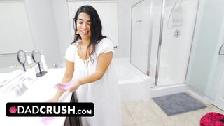 Step Daughter Jasmine Sherni Feels Weird About Her New Stepdad Feeling Up Her Tits And Ass -DadCrush