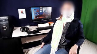 مچ کارمند محجبه و متاهلم رو گرفتم و کوس و کونش مال خودم شد / caught my secretary watching porn