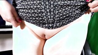 مچ کارمند محجبه و متاهلم رو گرفتم و کوس و کونش مال خودم شد / caught my secretary watching porn